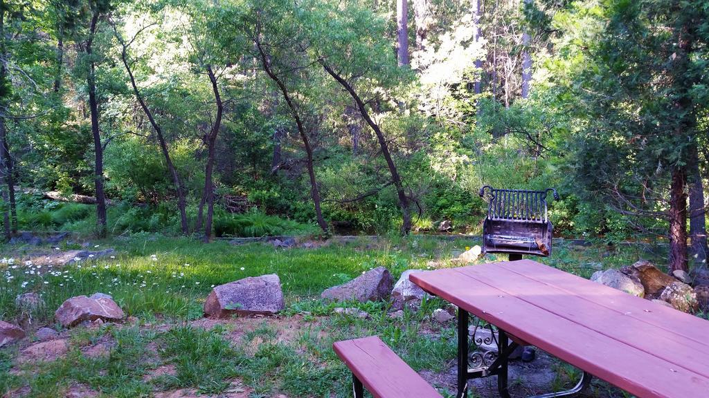 Yosemite Riverside Inn Groveland Eksteriør billede