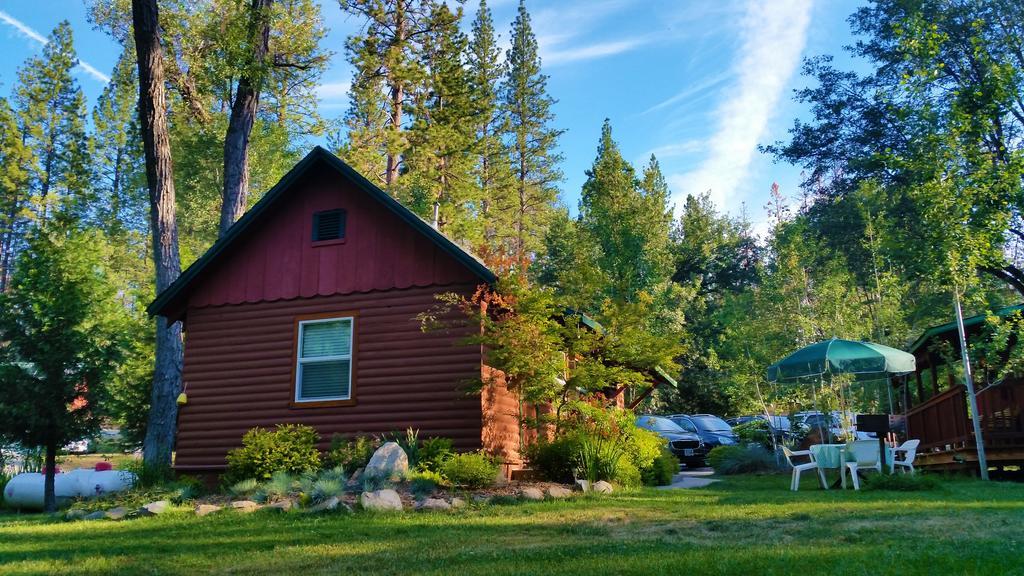 Yosemite Riverside Inn Groveland Eksteriør billede