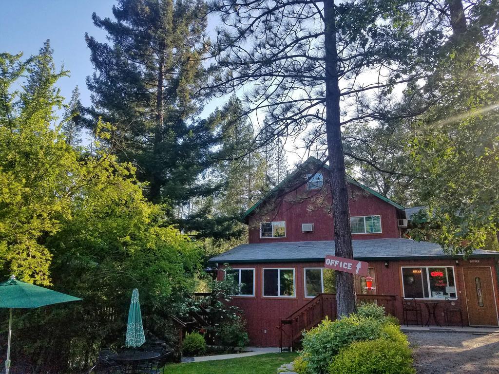 Yosemite Riverside Inn Groveland Eksteriør billede